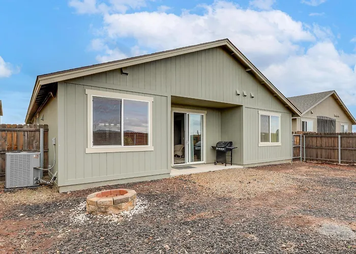 Ferienhaus Ski, Hike & Explore: W/ Fenced Yard